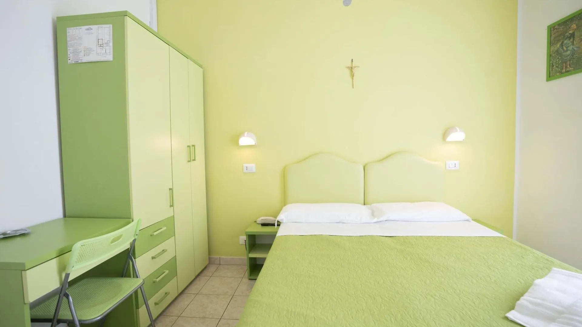 Hotel Odeon Rimini 2*,  Italia